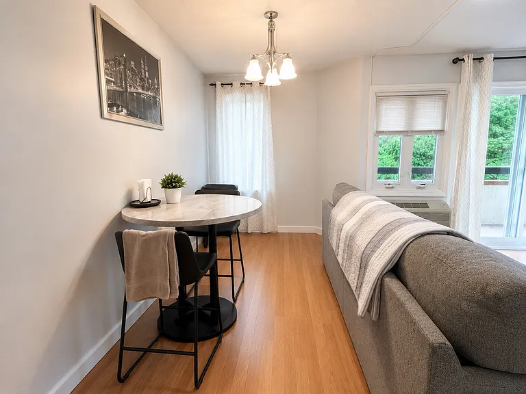 366 Quincy Ave #202 — Photo 2