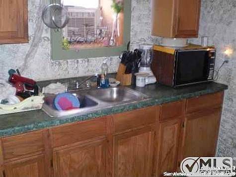 2nd image of 415 Odell St