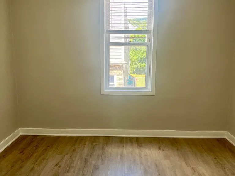 1010 Main St #2 — Photo 8