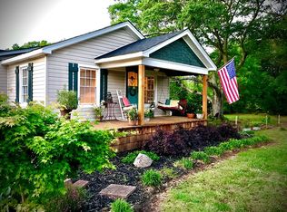 2 Randall Dr, Taylors, SC 29687