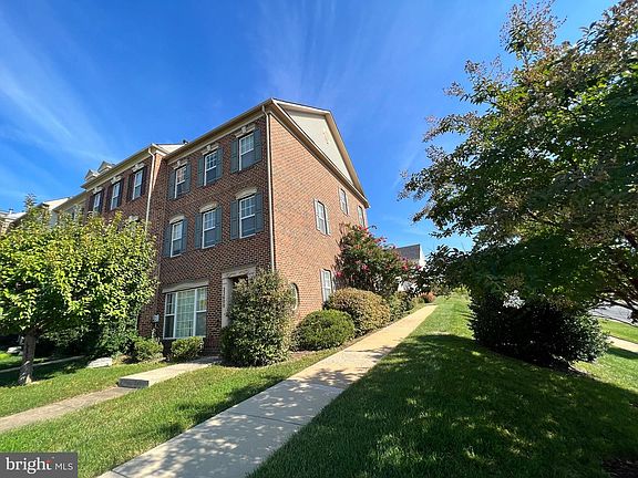 3rd image of 23600 Bennett Chase Dr