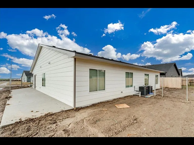 2403 S Wheatland St — Photo 10