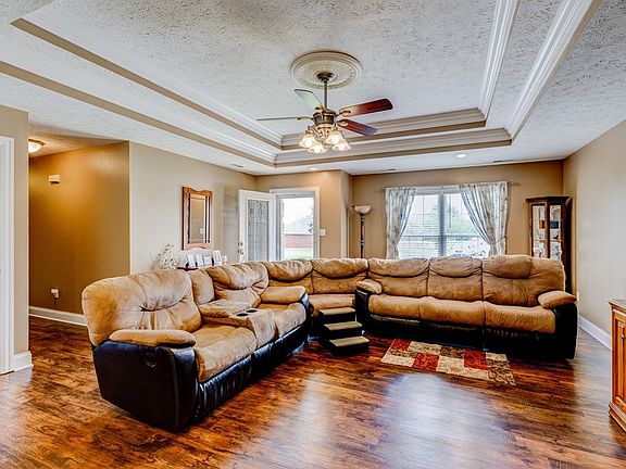 5th image of 4731 Carlsbad Ln