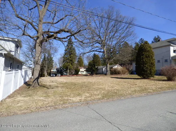 1413 Maple St, Scranton, PA 18505