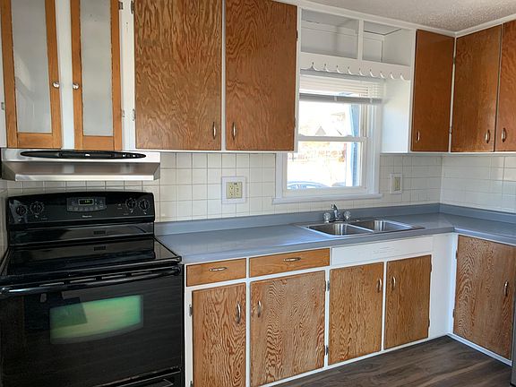 4th image of 384 30th St SE