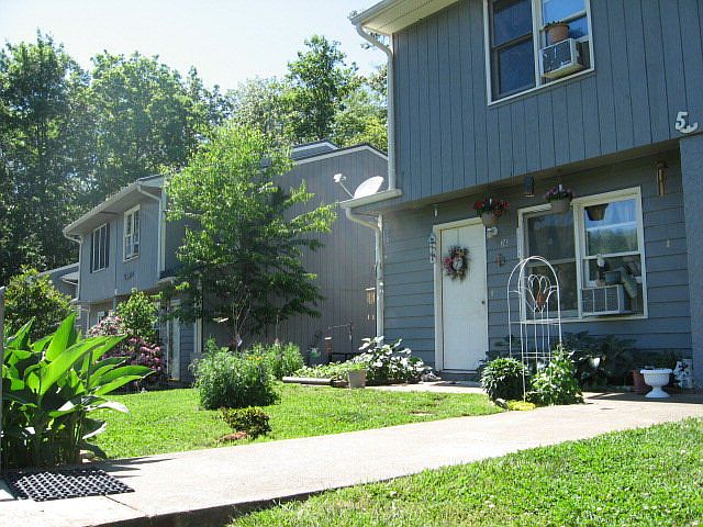 2nd image of 56 W Raccoon Rdg #3A