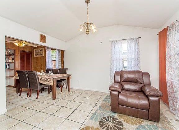 5th image of 2508 Rose Dr