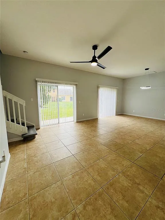 3 bed, 2.5 bath, 1455 sqft, $2,200 — Photo 4
