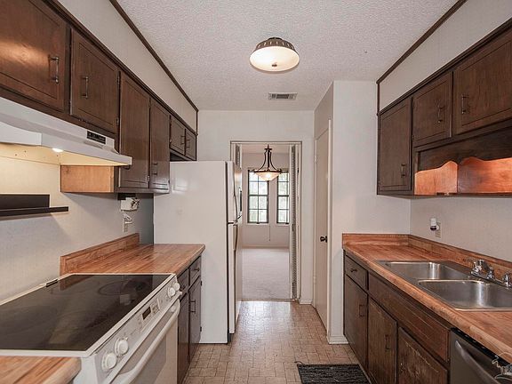 5th image of 4420 Eastpointe Dr