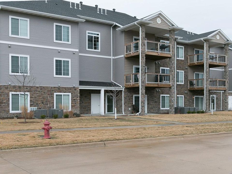 1st image of 1620 Lincoln Dr Unit 302
