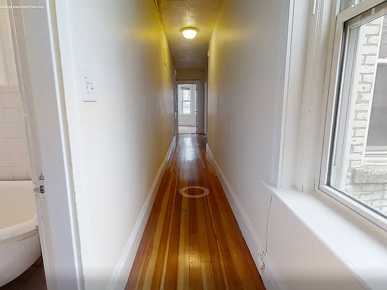 524 Cambridge St — Photo 6