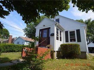 22 Pennacook St, Newport, RI 02840