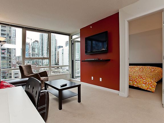 2nd image of 928 Beatty St #1109