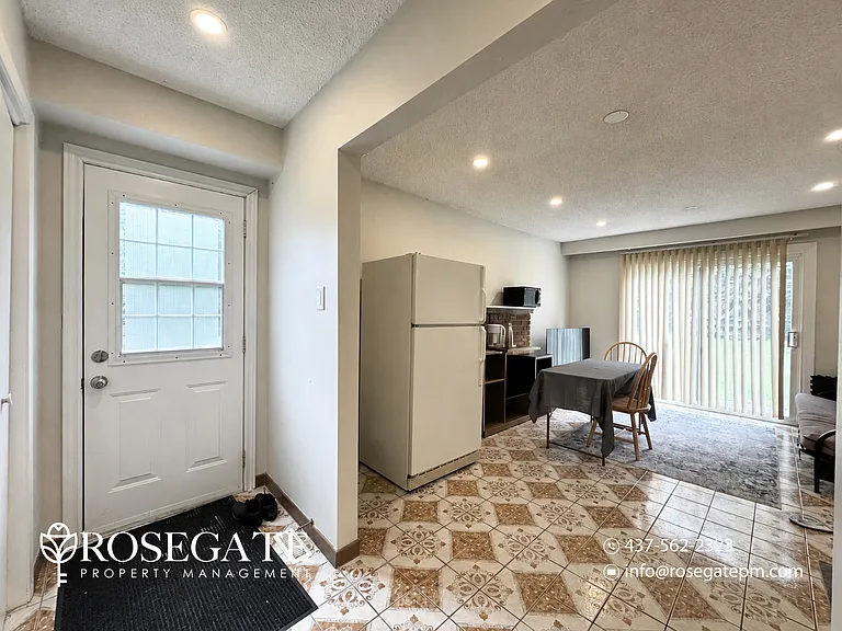 54 Roseville Dr #B — Photo 5
