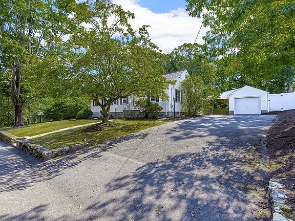 2nd image of 48 Taylor St