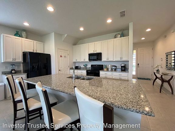 2nd image of 2299 Victoria Dr