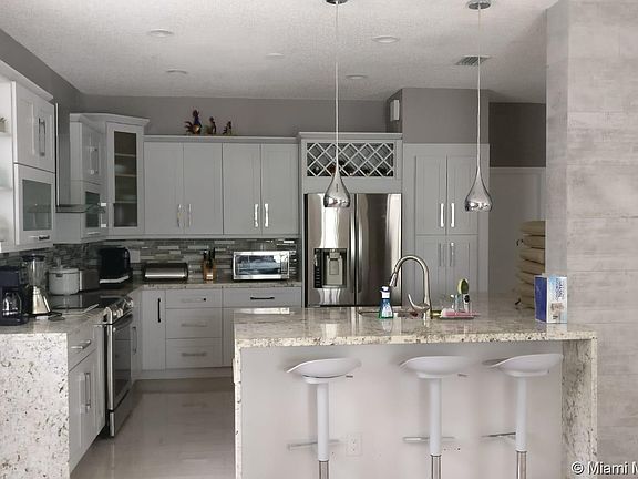 3rd image of 1463 Camellia Cir #0