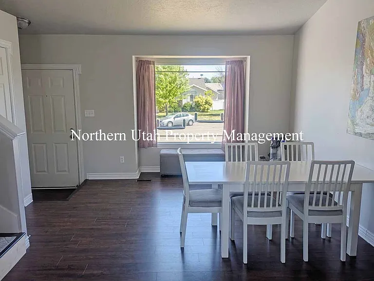 1287 W 2000 N — Photo 6