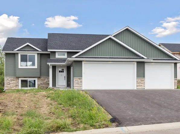 521 Summit Cir, Baldwin, WI 54002