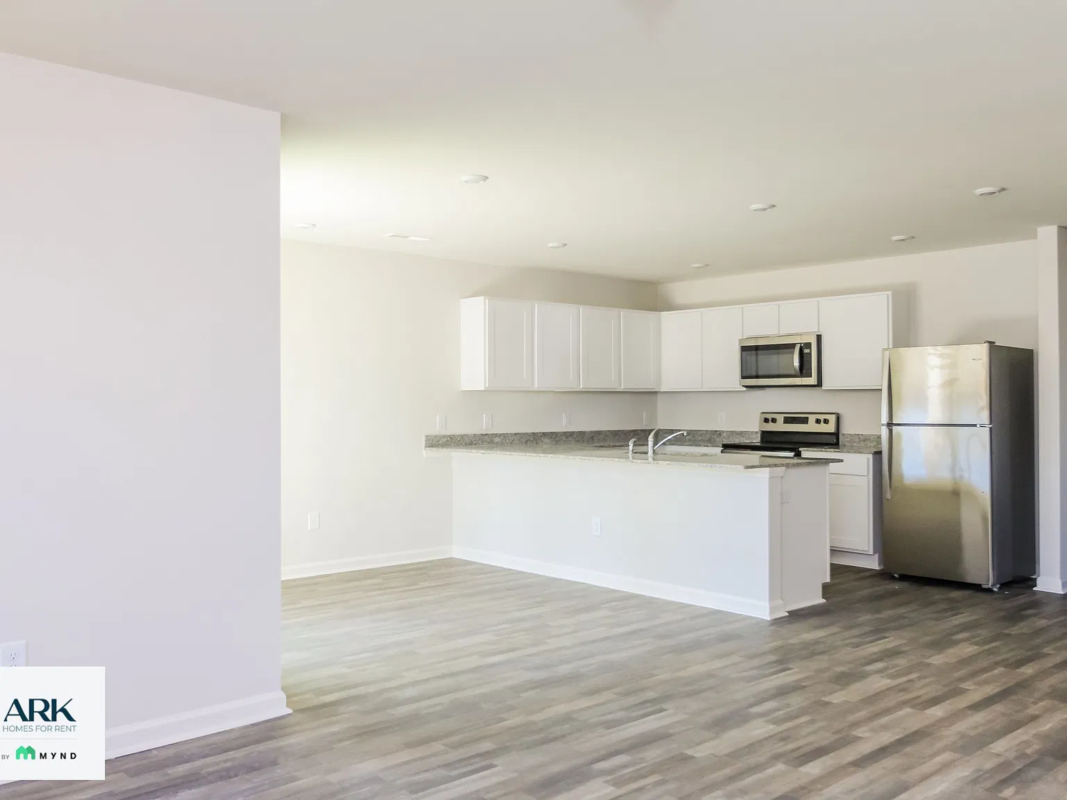 4 bed, 2.0 bath, 1607 sqft, $1,935 — Photo 3