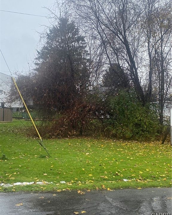2nd image of N Niagara Ave #3