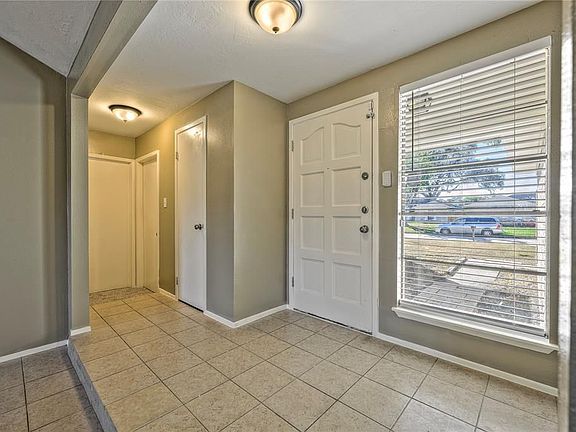 3rd image of 1942 Myrna Ln