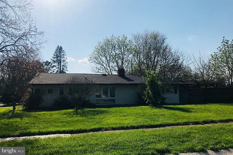 2nd image of 4 Marlin Dr