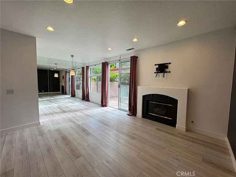 5 Meadowbrook — Photo 3