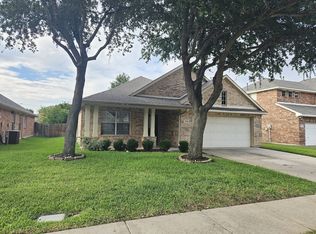 2736 Honey Suckle Dr, Grand Prairie, TX 75052