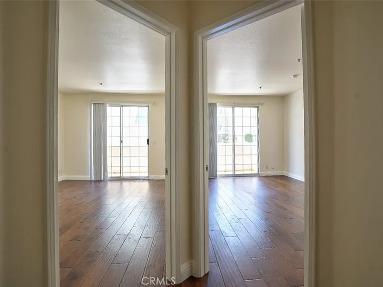 930 N Doheny Dr #303 — Photo 11