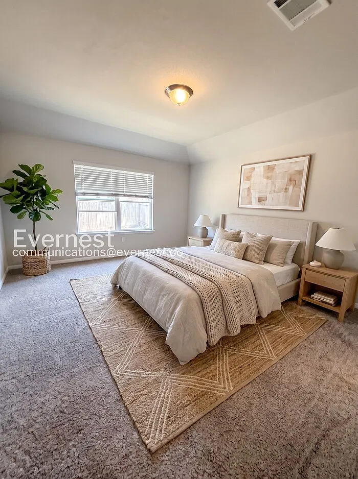 3 bed, 2.0 bath, 1521 sqft, $1,995 — Photo 4