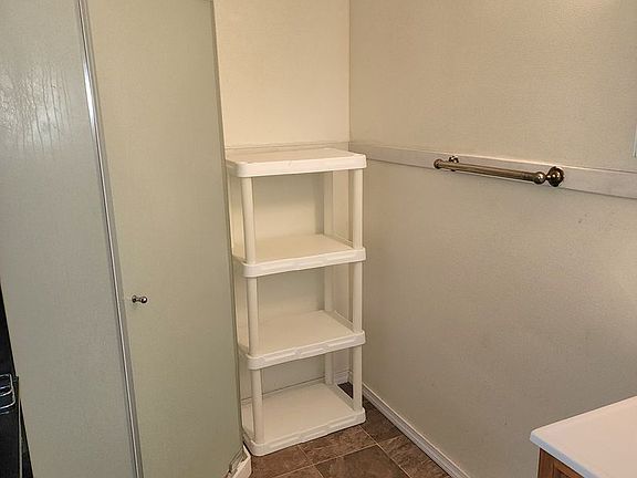 4th image of 337 S 10th St #1