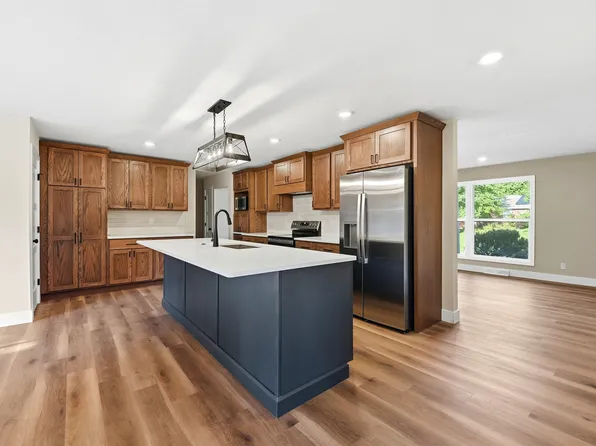 1104 Falcon Dr, Columbia, MO 65201