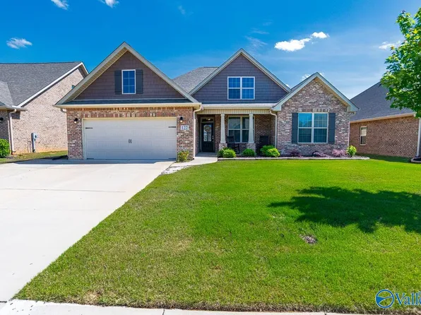122 Willow Bank Cir, Decatur, AL 35603