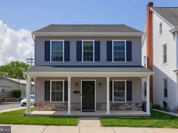 202 W Franklin St, Ephrata, PA 17522