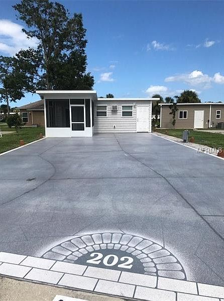 1st image of 1975 Payne Stewart Dr #202