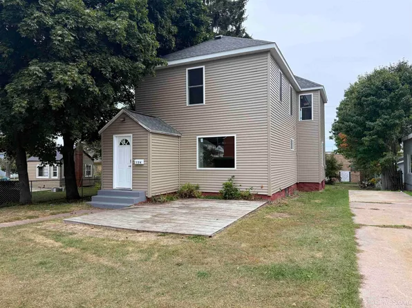 124 W Onota St, Munising, MI 49862