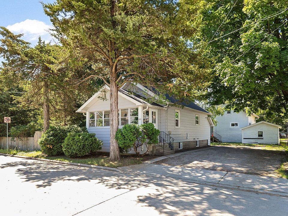1st image of 411 Marston Pl