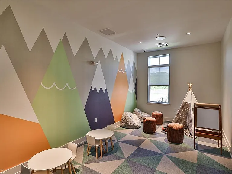100 Aviv Upper — Photo 20