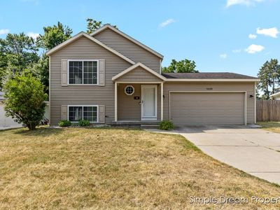 1026 Coldbrook St NE, Grand Rapids, MI, 49503