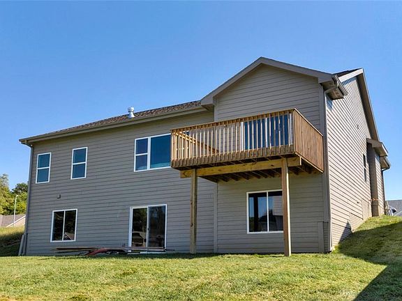 3rd image of 930 Breakwater Pl