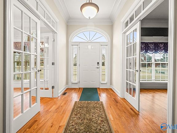 5th image of 123 Matilda Dr