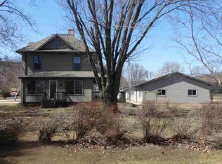 134 S 2nd St, Harpers Ferry, IA 52146