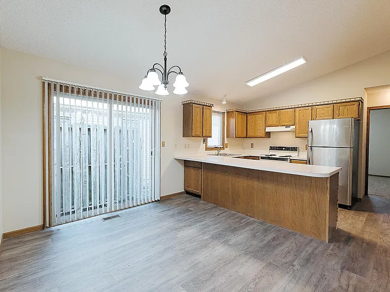 3222 S 51st Pl — Photo 6