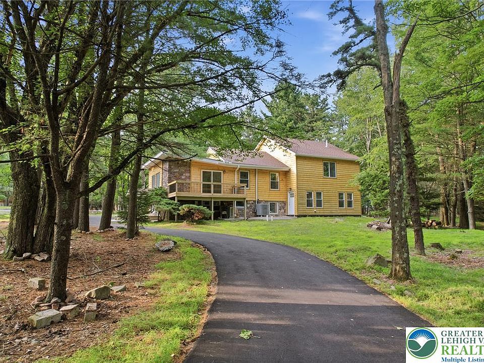 1st image of 158 Pineknoll Dr