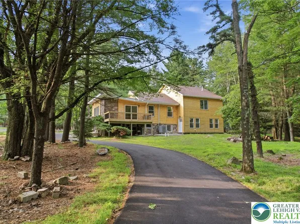 158 Pineknoll Dr, Lake Harmony, PA 18624
