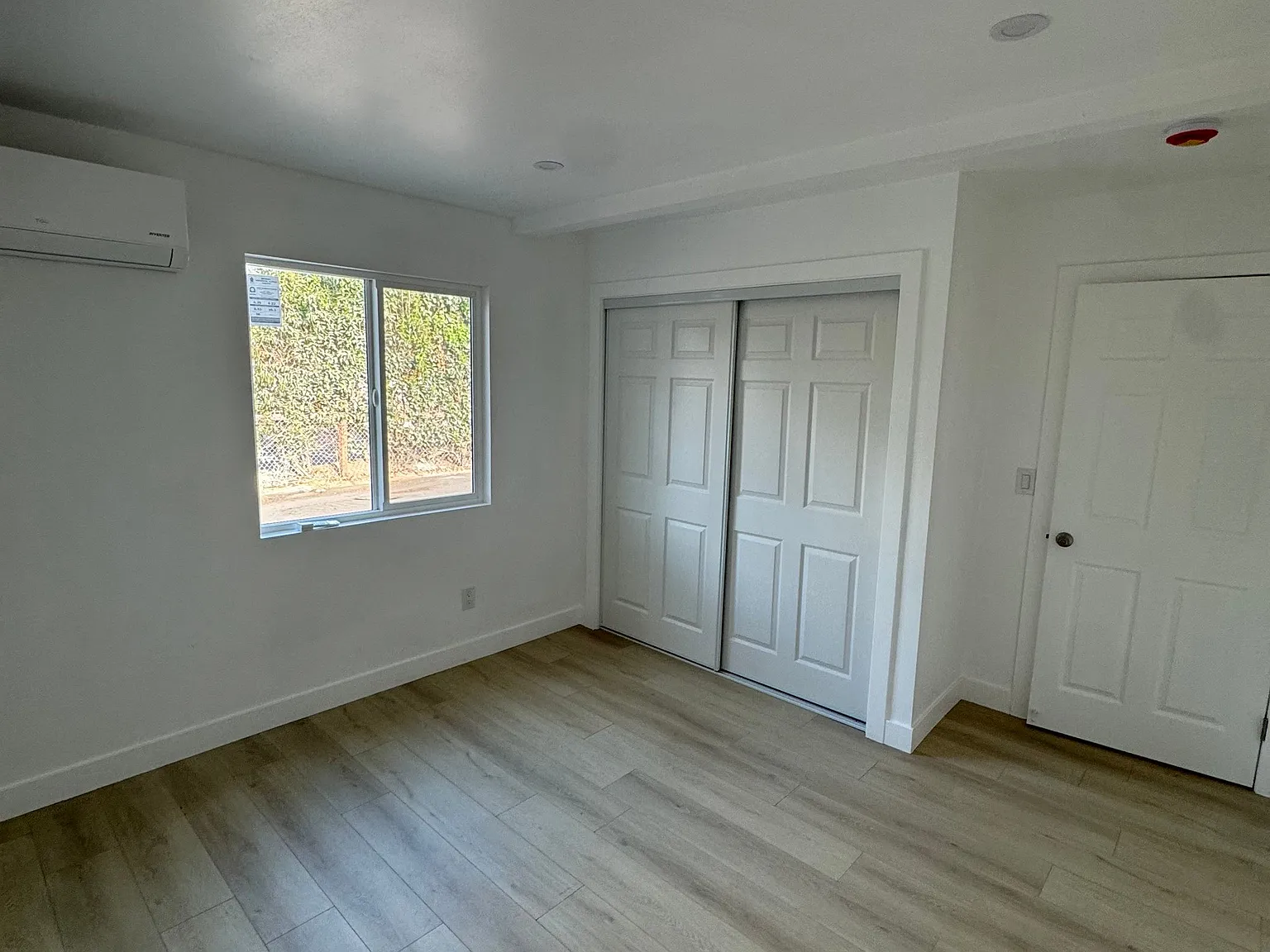 Cozy 2 Bed/2 Bath Home in Downey | Available 09/01 | $3250/mo — Photo 4