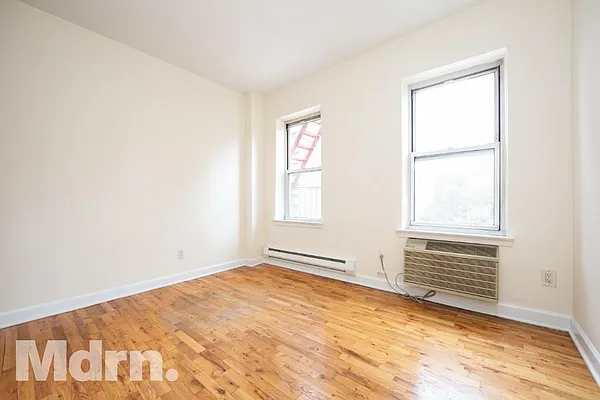 Rented by Mdrn Residential | media 4