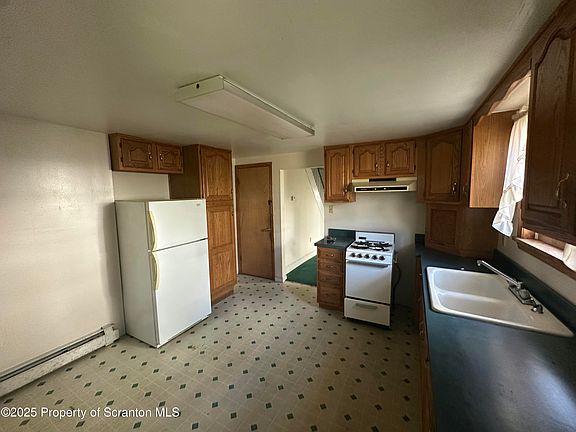 5th image of 74 W Chestnut St