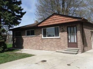 16239 Martin Rd, Roseville, MI 48066